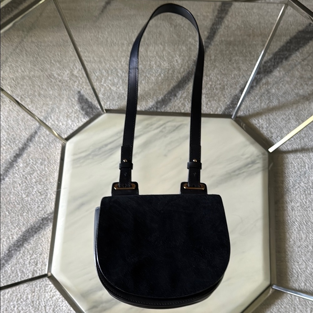 Raoul Black Classic Shoulder Bag